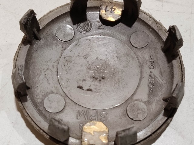 206397 Alfa Romeo 145,146, 147,156,166,Gt alufelni közép kupak a képen látható állapotban