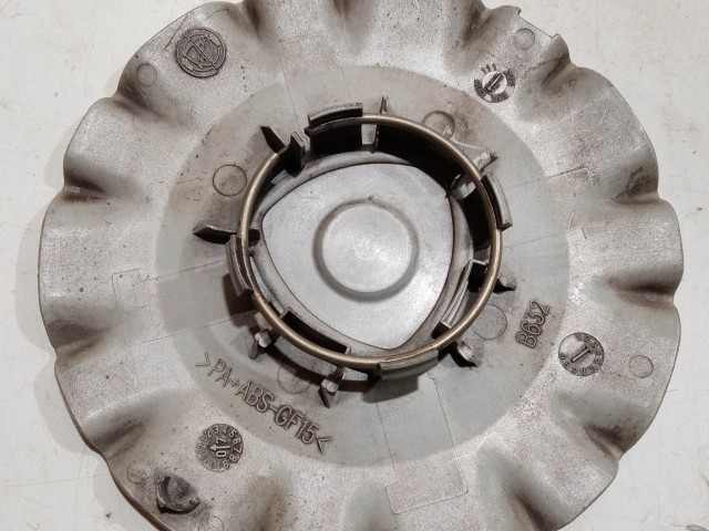 206531 Lancia Ypsilon 2003-2011 felni közép kupak 735467017