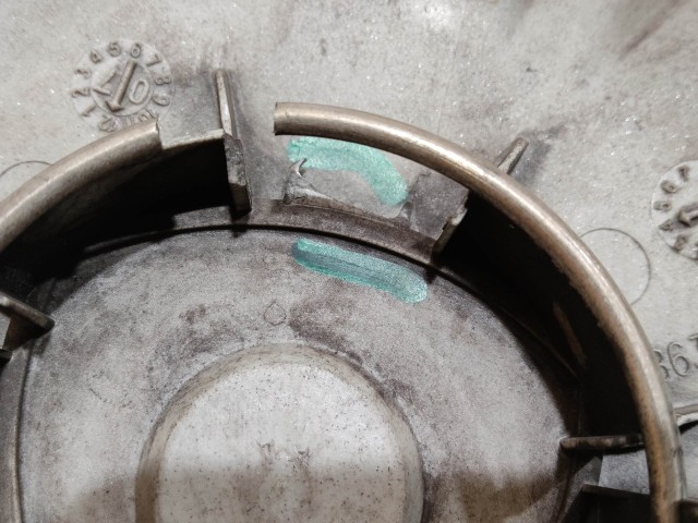 206532 Lancia Musa felni közép kupak egy rögzítő fül törött 51799580