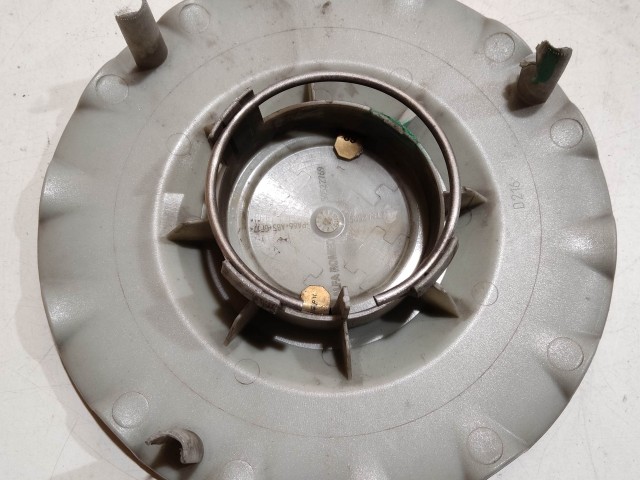 206539 Alfa Romeo MiTo 2008-2018 felni közép kupak, a képen látható egy fül sérüléssel