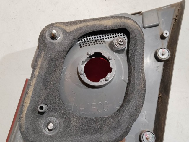 206544 Chevrolet Cruze szedán 2008-2012 bal hátsó belső lámpa, a képen látható sérüléssel