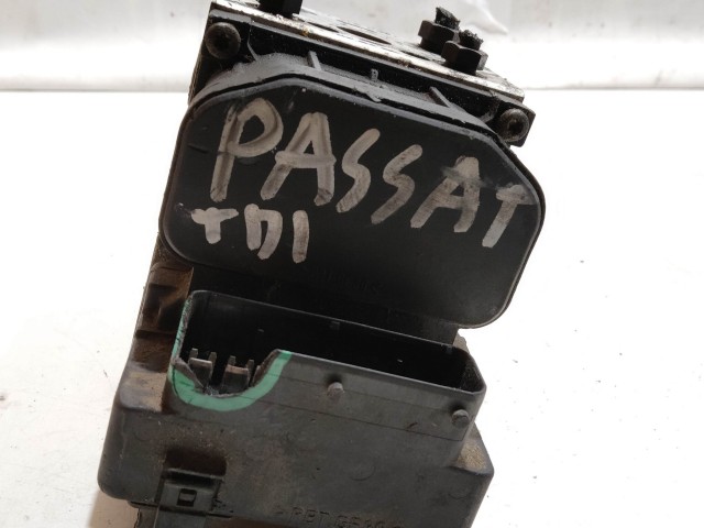 206647 Audi A4 (B5) 1995-2001 Abs 0265216411 , 8E0614111HL  a képen látható sérüléssel