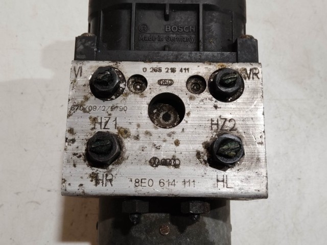 206647 Audi A4 (B5) 1995-2001 Abs 0265216411 , 8E0614111HL  a képen látható sérüléssel