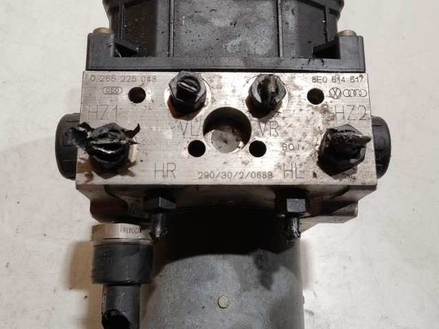 206663 Audi A4 B6 2000-2004 Abs 8E0614517 , 0265225048, a képen látható sérüléssel