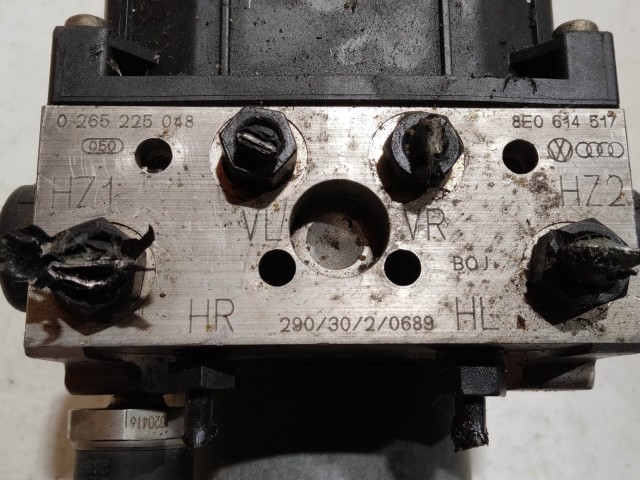 206663 Audi A4 B6 2000-2004 Abs 8E0614517 , 0265225048, a képen látható sérüléssel
