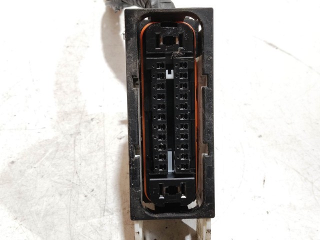 Toyota Yaris II. 2006-2011 Abs elektromos csatlakozóOSU7B2047G , 06.2102-0746.4