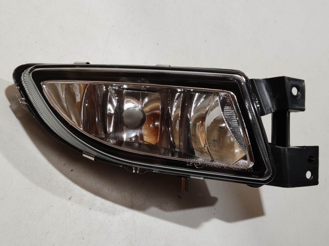 Fiat Tipo 2015- utángyártott új, jobb első ködlámpa 