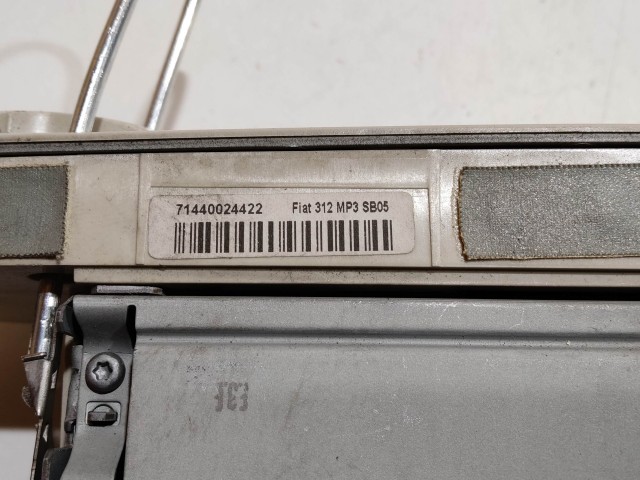 Fiat 500 2007-2015 Rádió használt Blaupunkt Cd-s, bézs