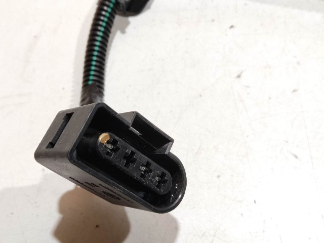 208046 Tesla Model Y első ablaktörlő motor elektromos csatlakozó 1628222-00-B