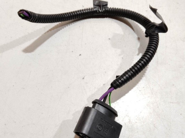 208046 Tesla Model Y első ablaktörlő motor elektromos csatlakozó 1628222-00-B