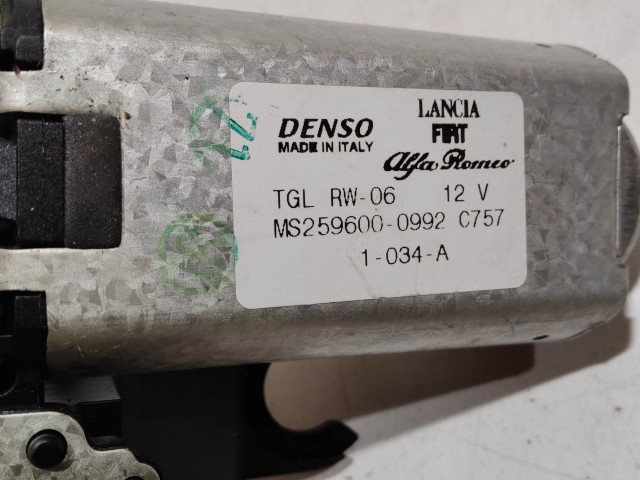 Fiat Bravo 2007-2014 hátsó ablaktörlő motor a képen látható sérüléssel 51792290