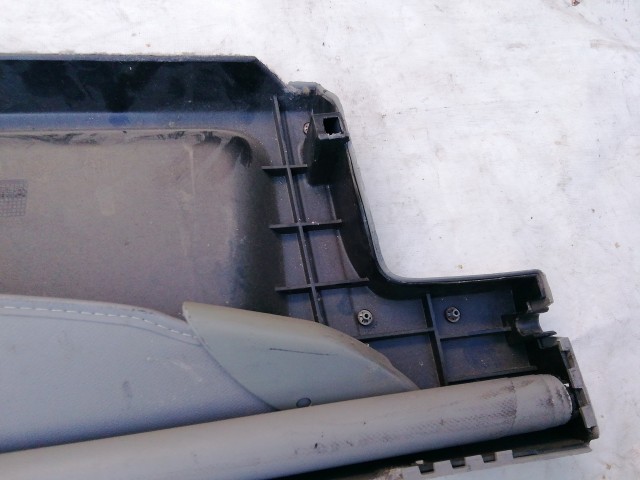 210821 Volvo V40 1995-2004 kalaptartó