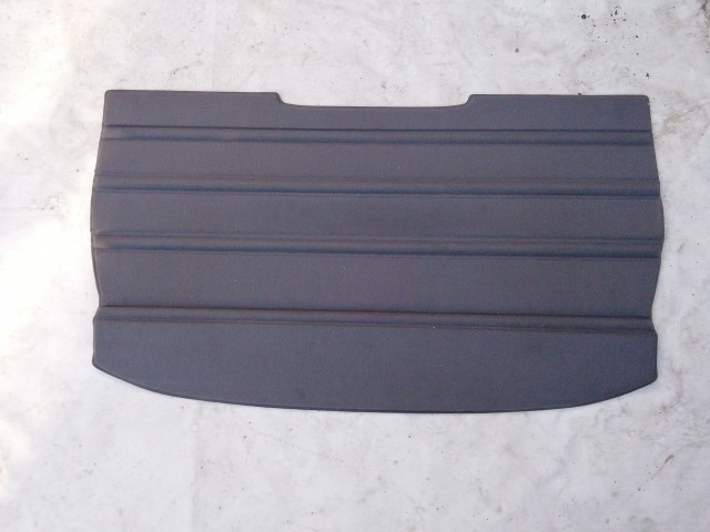 210820 Nissan Almera Tino 2000-2006 kalaptartó