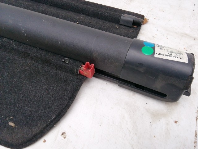 210859 Renault Megane II. 2002-2008 kalaptartó (csomagtér roló), a képen látható sérüléssel