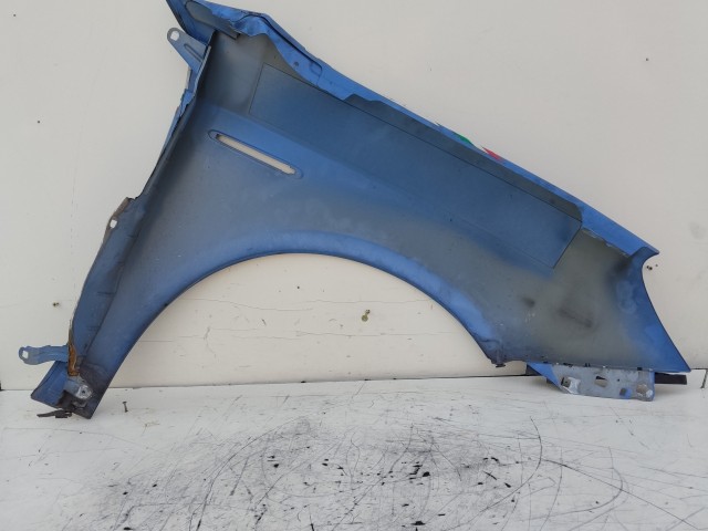 206999 Alfa Romeo Giulietta 2010-2020 bal első sárvédő, a képen látható sérüléssel