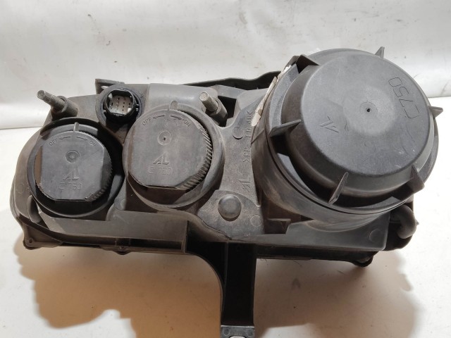 208102 Alfa Romeo 159 jobb első fényszóró 60682088