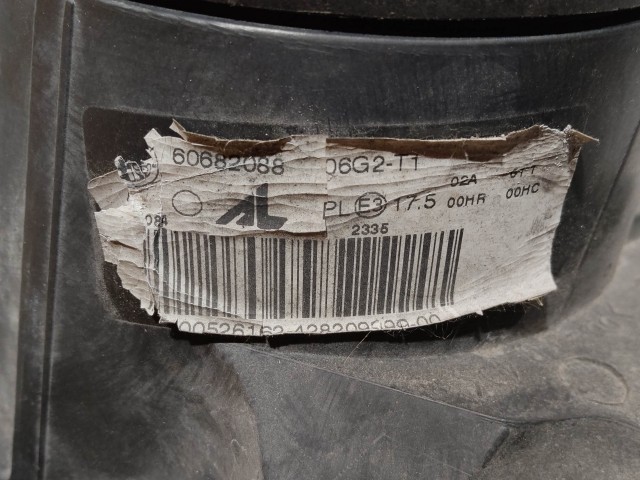 208102 Alfa Romeo 159 jobb első fényszóró 60682088