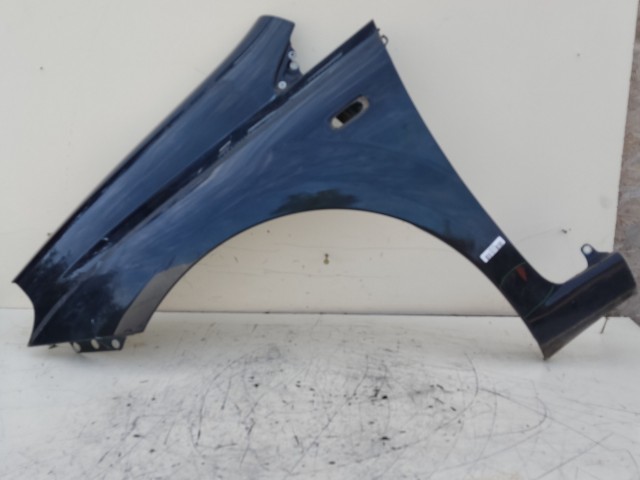 207005 Fiat Grande Punto  2005-2009 bal első sárvédő, a képen látható sérüléssel