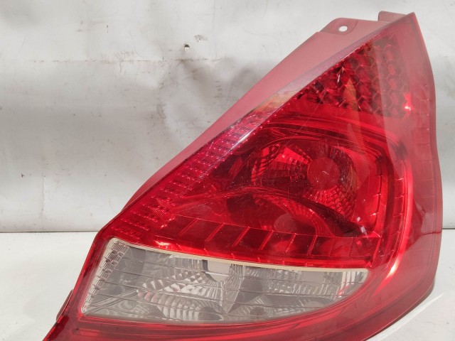 208115 Ford Fiesta 2008-2013 jobb hátsó lámpa, izzó foglalat nélkül