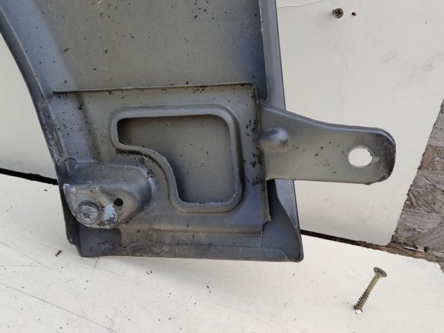 207031 Alfa Romeo 159 2005-2011 jobb első sárvédő, a képen látható sérüléssel