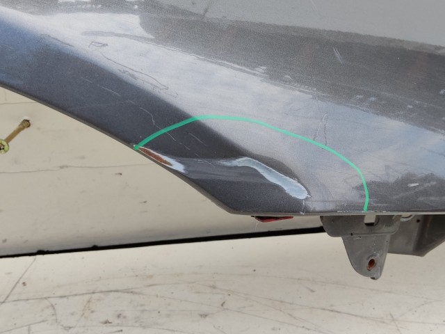 207031 Alfa Romeo 159 2005-2011 jobb első sárvédő, a képen látható sérüléssel