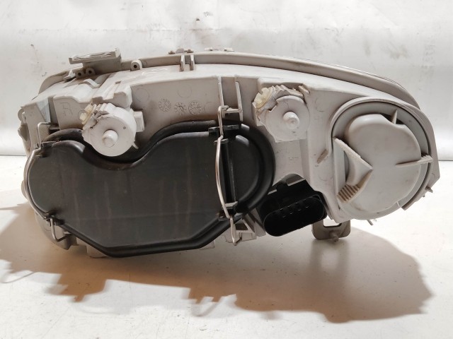 208122 Alfa Romeo 147 2000-2005 jobb első fényszóró 46556565