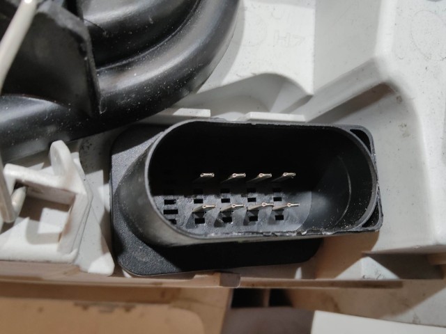 208122 Alfa Romeo 147 2000-2005 jobb első fényszóró 46556565