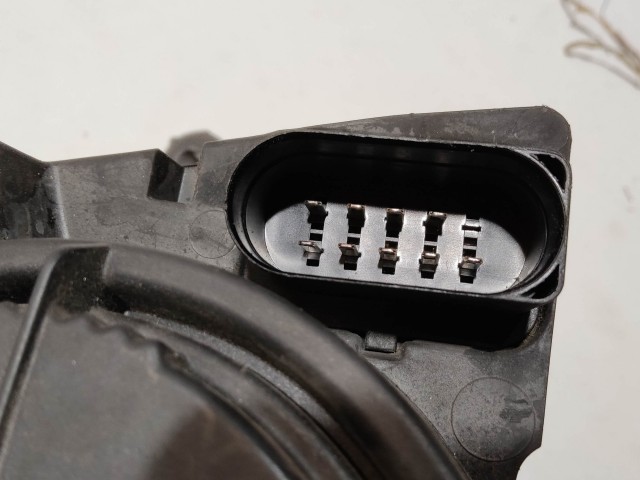 208129 Volkswagen Polo 9N 2001-2009 bal első fényszóró 89311990