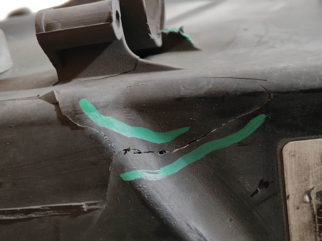 208133 Seat Ibiza 6L1 2002-2008 bal első fényszóró, a képen látható sérüléssel