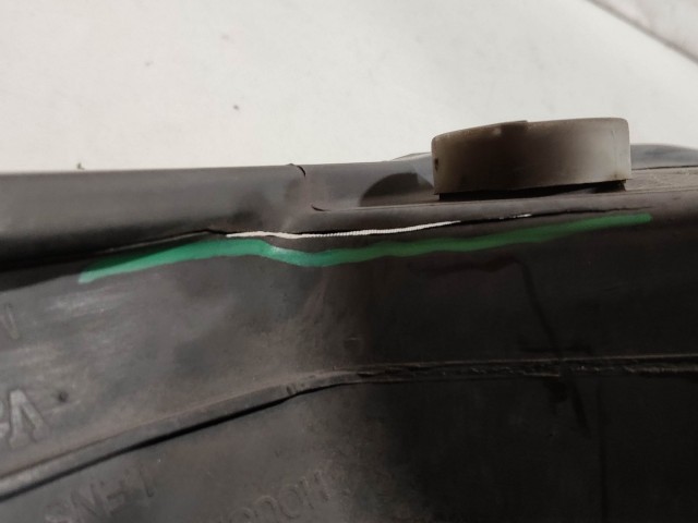 208133 Seat Ibiza 6L1 2002-2008 bal első fényszóró, a képen látható sérüléssel