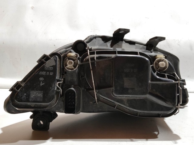 208133 Seat Ibiza 6L1 2002-2008 bal első fényszóró, a képen látható sérüléssel