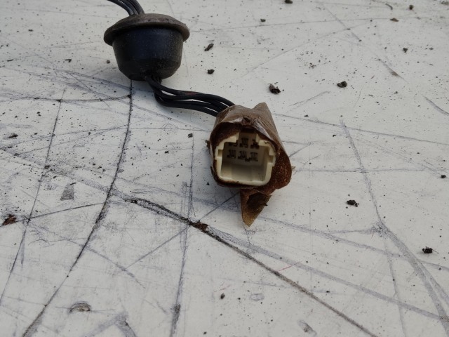 207038 Suzuki SPLASH 2008-2014 bal hátsó ámpa 89071589