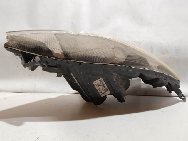 208136 Suzuki SPLASH 2008-2014 jobb első fényszóró, a képen látható sérüléssel