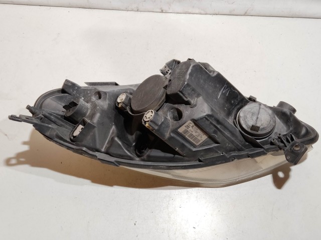 208136 Suzuki SPLASH 2008-2014 jobb első fényszóró, a képen látható sérüléssel