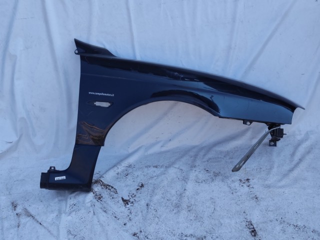 207109 Alfa Romeo 156 2003-2005 Crosswagon jobb első sárvédő, a képen látható sérüléssel