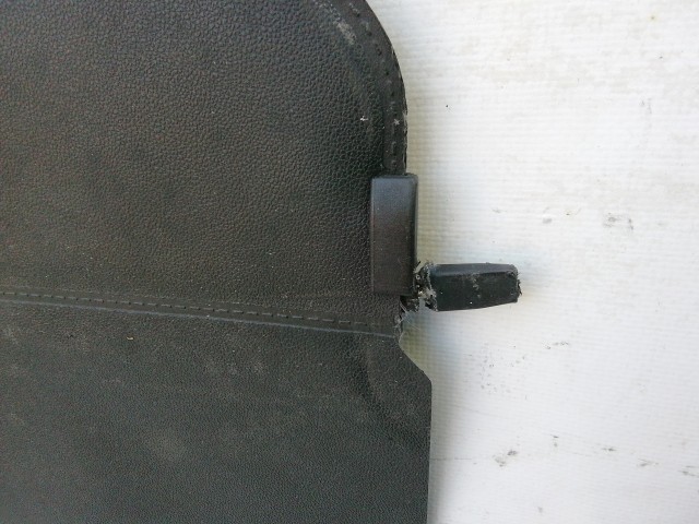 210845 Mercedes Benz A-Class(W169) 2004-2012 kalaptartó, a képen látható sérüléssel