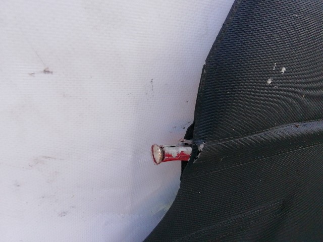 210842 BMW E91 2005-2011 kalaptartó (csomagtér roló) a képen látható sérüléssel