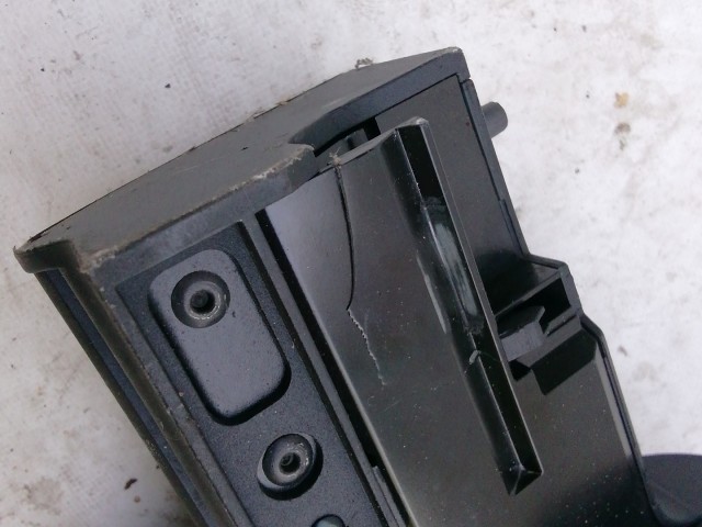 210842 BMW E91 2005-2011 kalaptartó (csomagtér roló) a képen látható sérüléssel