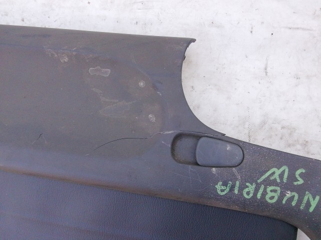 210838 Daewoo Nubira 1997-2002 kombi kalaptartó (csomagtér roló), a képen látható sérüléssel