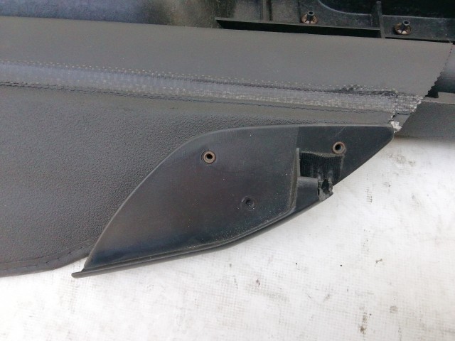 210835 Volvo V40 1995-2004 kalaptartó (csomagtér roló)