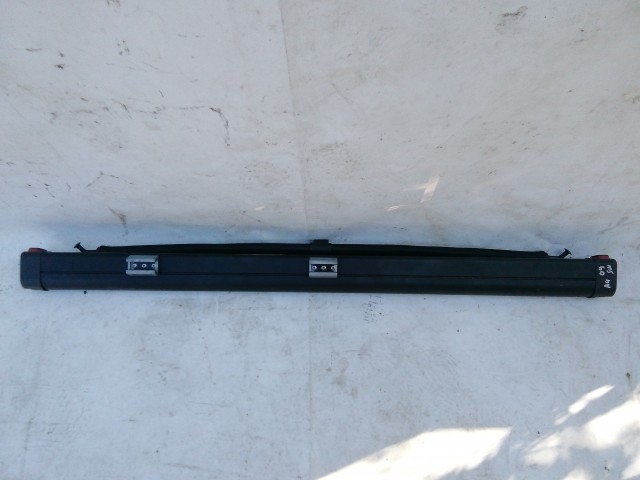 210916  Audi A4 B8 2008-2016 térelválasztó roló