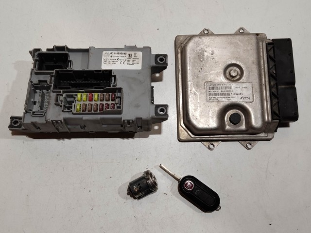 208143 Fiat Grande Punto 2005-2009 1,3 16v Diesel Euro 5 motorvezérlő szett 51904061, 51869094