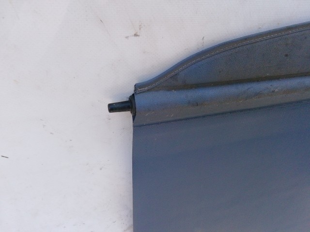 210913 Mercedes Benz E-Class W211 2002-2008 kalaptartó, a képen látható egy beakasztó töréssel