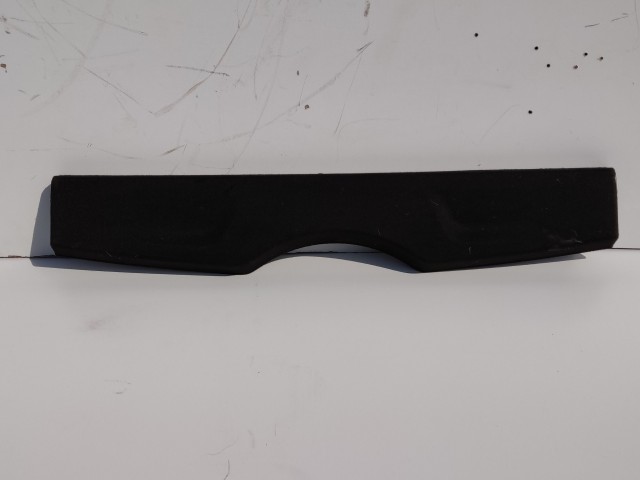 207121 Fiat 500 2007- fekete színű kalaptartó, a képen látható sérüléssel