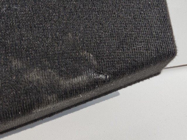 207121 Fiat 500 2007- fekete színű kalaptartó, a képen látható sérüléssel