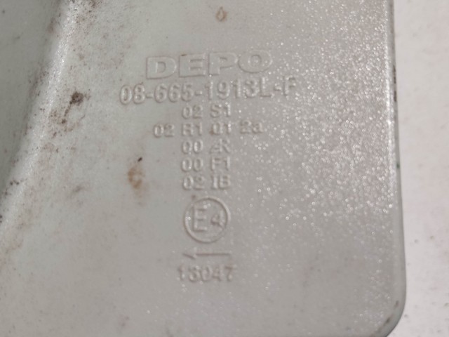 208164 Skoda Roomster 2006-2015 bal hátsó lámpa, izzó foglalat nélkül, a képen látható sérüléssel