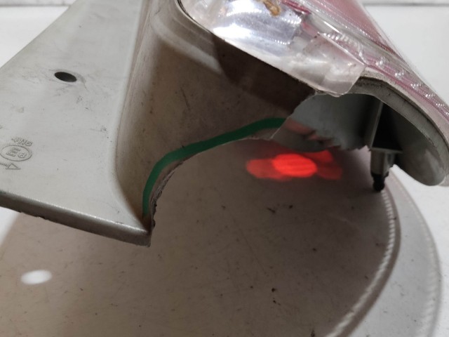 208167 Skoda Roomster 2006-2015 jobb hátsó lámpa, izzó foglalat nélkül, a képen látható sérüléssel