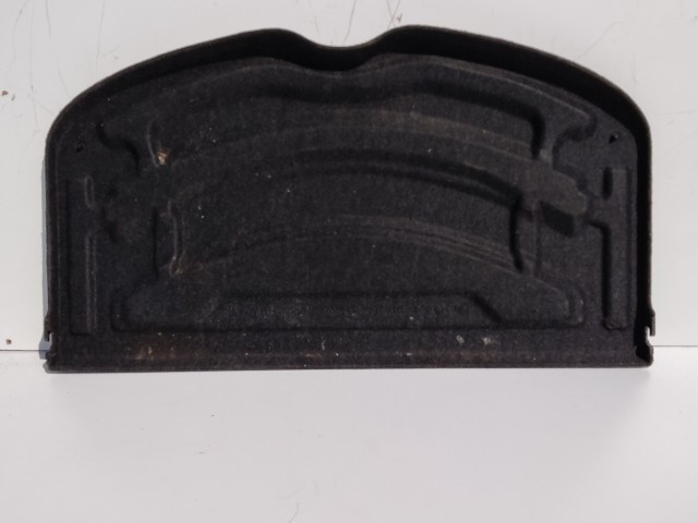 207130 Alfa Romeo Giulietta 2010-2020 kalaptartó, a képen látható sérüléssel