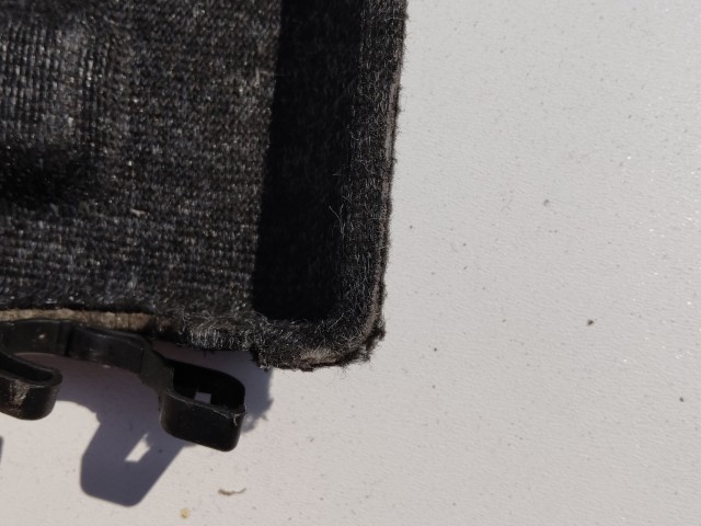 207130 Alfa Romeo Giulietta 2010-2020 kalaptartó, a képen látható sérüléssel