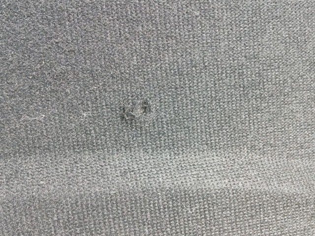 207130 Alfa Romeo Giulietta 2010-2020 kalaptartó, a képen látható sérüléssel